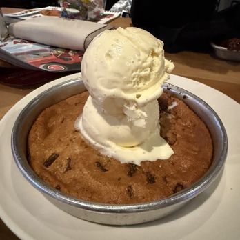 BJ's Restaurant & Brewhouse - Pizookie - Breweries Near Me - Corona, California