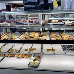 Heav'nly Donuts - Donuts looked picked over and not a large selection.