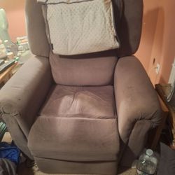 Junkbusters - Electric recliner, bought a new on