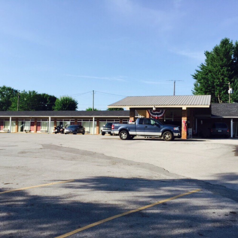 Bridgeway Motel - Hotels Near Me - Smithville, Tennessee Bridgeway Motel - Hotels Near Me - Smithville, Tennessee