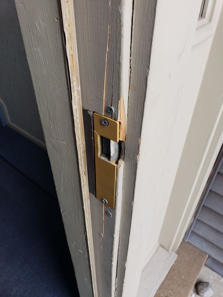 RIVIERA TERRACE CONDOMINIUM Updated August 2024 24000 Jefferson Ave