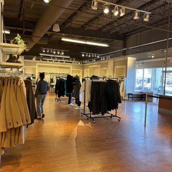 1. Banana Republic Factory Store