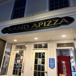 Grand Apizza Madison - Exterior