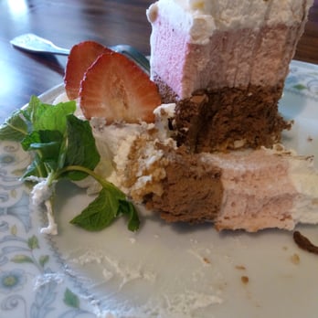Cherryblossom Noodle Cafe - Strawberry, Chocolate mousse cake. - Sushi Bars Near Me - Phoenix, Arizona