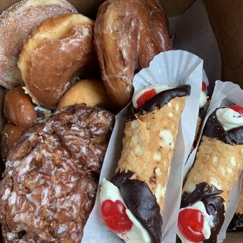 Mazzetti's Bakery - Box of donuts and cannolis - Bakeries Near Me - Pacifica, California Mazzetti's Bakery - Box of donuts and cannolis - Bakeries Near Me - Pacifica, California