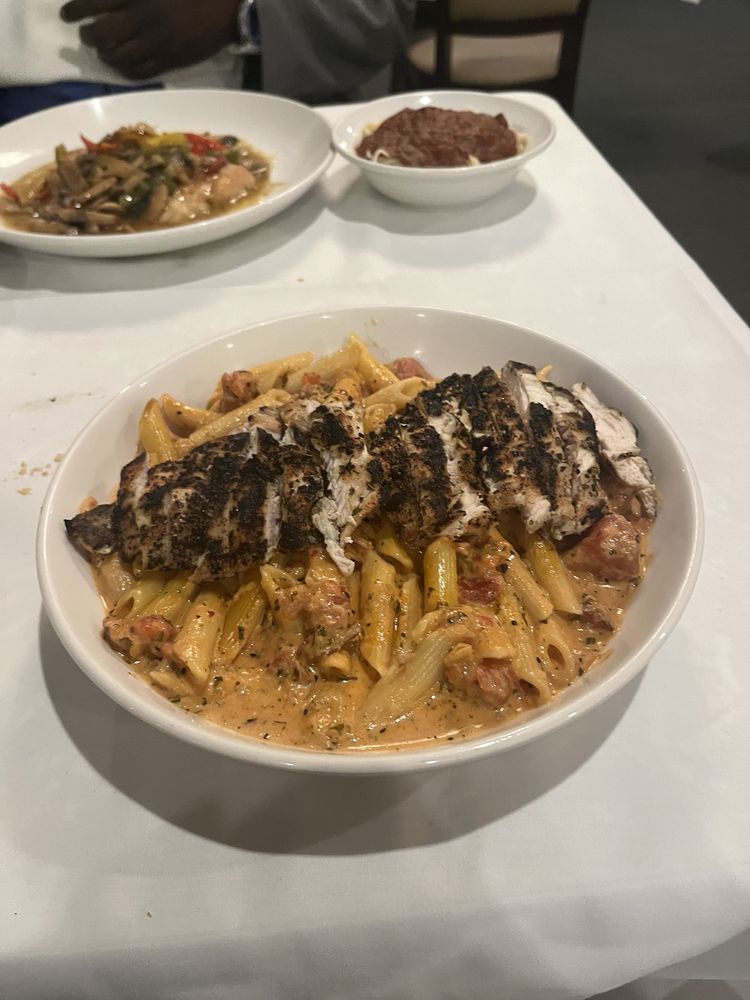 OAKS INN Updated November 2024 43 Photos & 103 Reviews 122 Oak