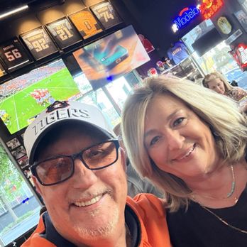 Neighbors Gulch - Sports Bars Near Me - Nashville, Tennessee Neighbors Gulch - Sports Bars Near Me - Nashville, Tennessee