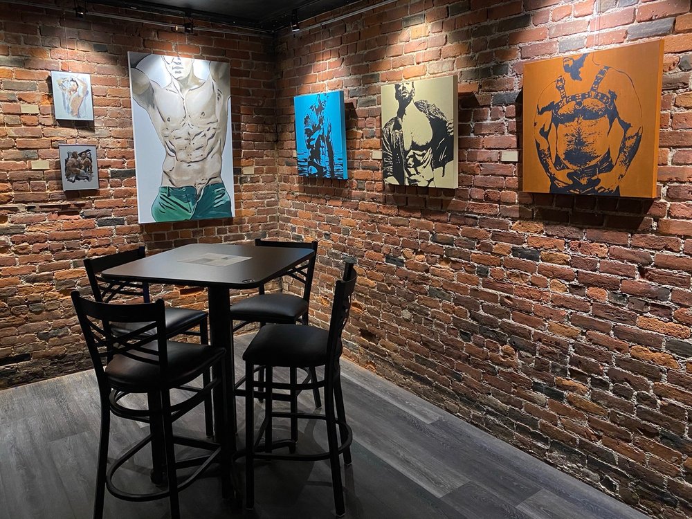 Social spots from Chez Est