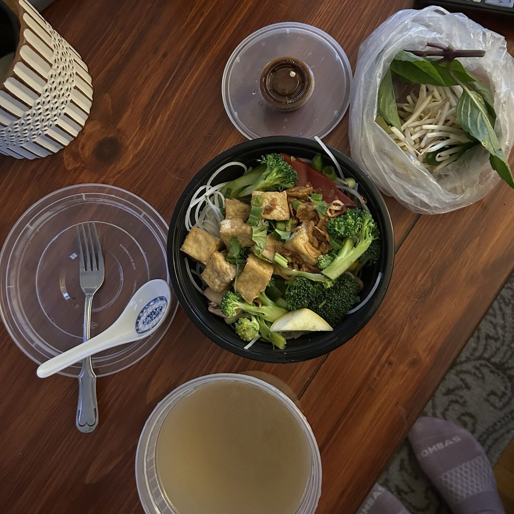 Pho Horn's - 81. Vegetarian Noodle Soup With Tofu - Vietnamese Near Me - Pawtucket, Rhode Island