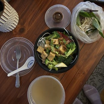 Pho Horn's - 81. Vegetarian Noodle Soup With Tofu - Vietnamese Near Me - Pawtucket, Rhode Island