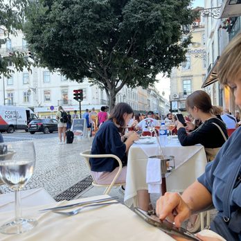 Café Nicola - Street shot. - Portuguese Near Me - Lisbon, 11