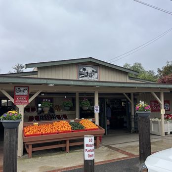 Underwood Farm Market - Fruits & Veggies Near Me - Somis, California Underwood Farm Market - Fruits & Veggies Near Me - Somis, California