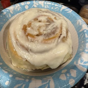 Crumb Life Bakery - Warm cinnamon roll - Bakeries Near Me - Spring Hill, Florida