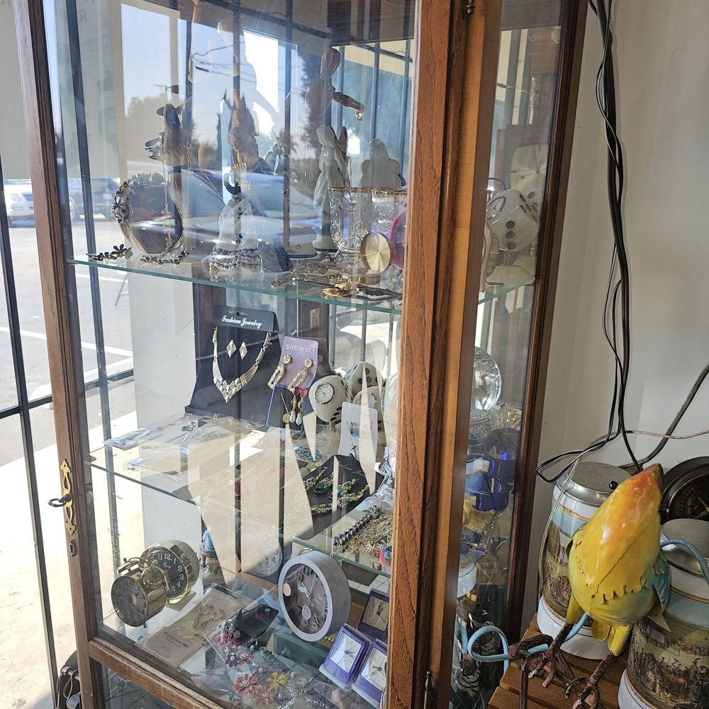 Alpine Antique Clock Repair - A collection of smaller time pieces. - Clock Repair Near Me - Torrance, California