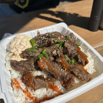 Da Bald Guy - Braised Boneless Kalbi - Food Trucks Near Me - Kahuku, Hawaii