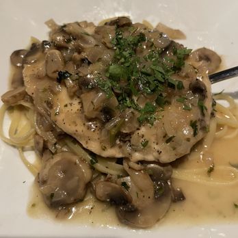Vitello's Restaurant - Chicken Marsala - Italian Near Me - Studio City, California Vitello's Restaurant - Chicken Marsala - Italian Near Me - Studio City, California