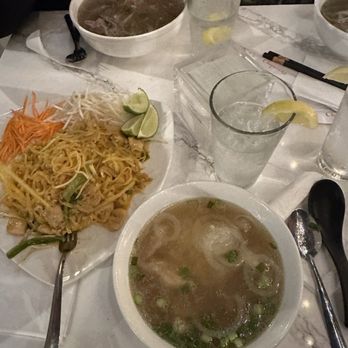 Basil Bistro - Chicken Pad Thai & #17 Pho - Vietnamese Near Me - Lynnwood, Washington