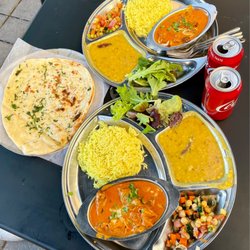 Zareen's - Chicken tikka masala meals with full garlic naan