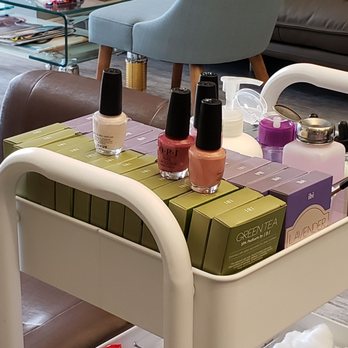 SL Nail & Spa Angelic - Green Tea or Lavender? This is the choice you have for soaking your feet in warm water. - Nail Salons Near Me - Chicago, Illinois