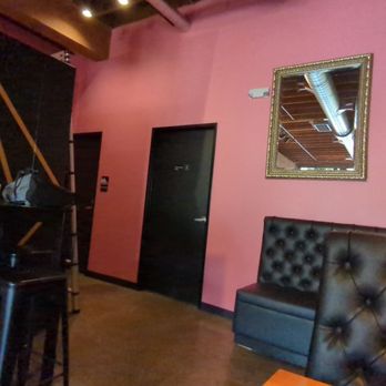 Pizza Thief - Booths and Lavs - Pizza Near Me - Portland, Oregon