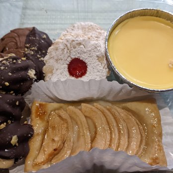 La Joconde Pastry - apple tart, creme brulee, strawberry jam cookie, caramel cookie, cookies dipped in chocolate and pistachio - Bakeries Near Me - Glendale, California La Joconde Pastry - apple tart, creme brulee, strawberry jam cookie, caramel cookie, cookies dipped in chocolate and pistachio - Bakeries Near Me - Glendale, California