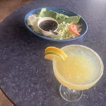Mexico Clasico - House Margarita And Burrito Vegetariano - Mexican Near Me - Rockford, Illinois Mexico Clasico - House Margarita And Burrito Vegetariano - Mexican Near Me - Rockford, Illinois