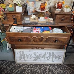 The Picker's Place - Cute booth! I just love the open drawer and the little ghosts.