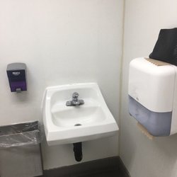 Carlsbad Shell - Soap AND paper towels. Amen.
