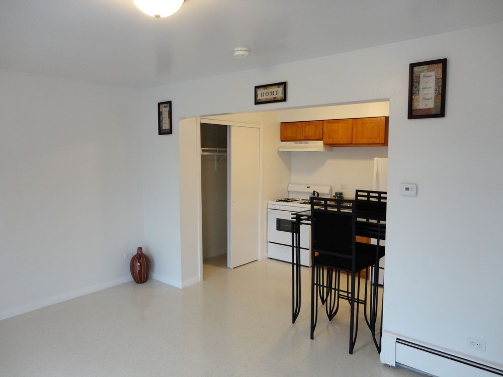 BLUE STATION APARTMENTS Updated June 2024 2130 W 122nd St, Blue