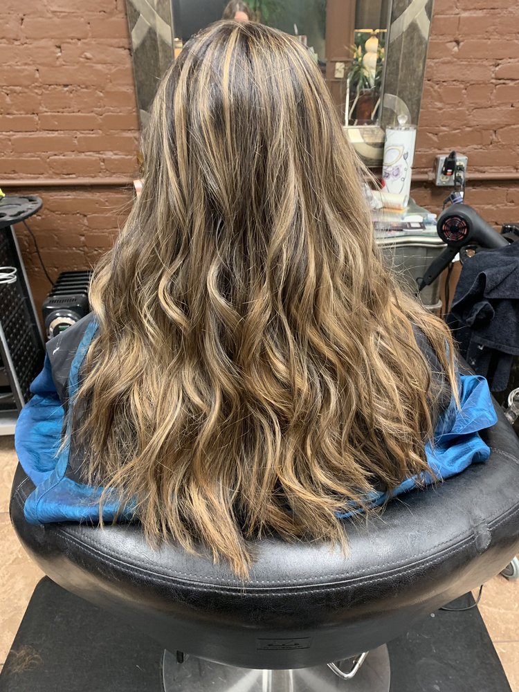 STUDIO M SALON Updated September 2024 14 Photos 1319 Oak St