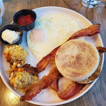 The Heights - Two eggs, potato hash, bacon, English muffin - Bars Near Me - Toledo, Ohio