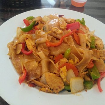 La Moon Thai Eatery - Spicy Noodles with Chicken - Thai Near Me - San Diego, California La Moon Thai Eatery - Spicy Noodles with Chicken - Thai Near Me - San Diego, California