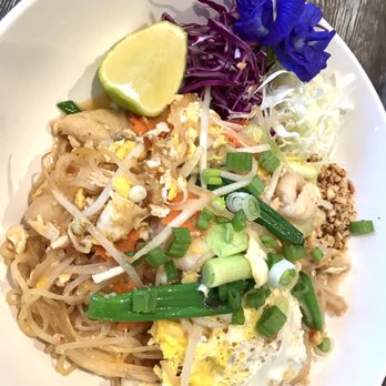 Blu Arroz Asian Bistro - Chicken Pad Thai - Amazing! Stands out from the rest!!! - Thai Near Me - Stuart, Florida
