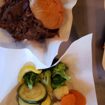 Phil's BBQ - Tried tip sandwich and vegetables - Barbeque Near Me - San Diego, California Phil's BBQ - Tried tip sandwich and vegetables - Barbeque Near Me - San Diego, California