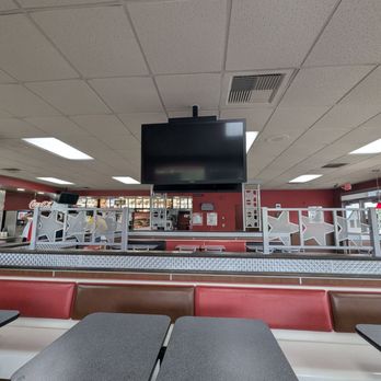 Carl's Jr - Burgers Near Me - Daly City, California