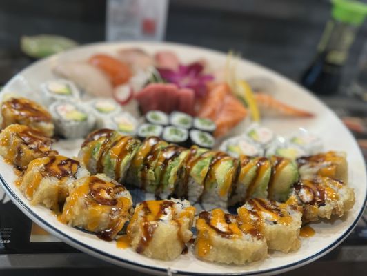Haruki Sushi House by null