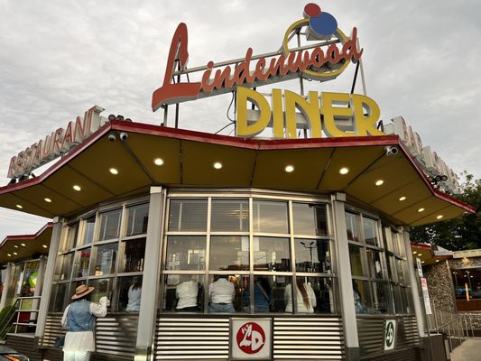 Lindenwood Diner by null