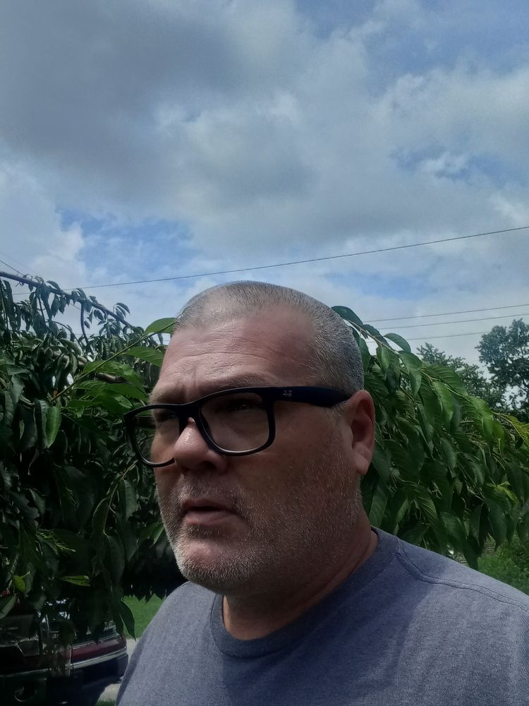 Lee's Moving and hauling