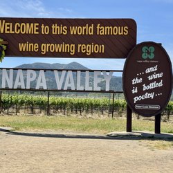 Napa Valley Welcome Sign - 05.11.25 It's famous. It's historic. And it's got a jaw-droppingly beautiful backdrop