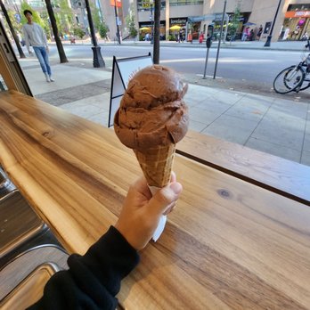 Gelato Express - Ice Cream & Frozen Yogurt Near Me - Vancouver, British Columbia