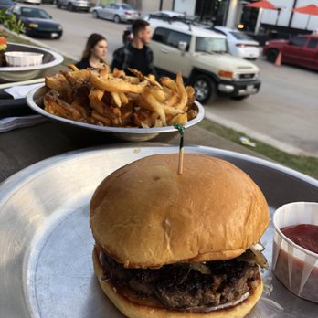 Rodeo Goat - Crappy burger is 11$ and does not come w fries - Burgers Near Me - Houston, Texas