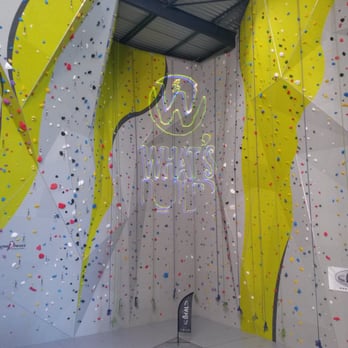 What's Up - Mur de différents profils avec le plein de nouvelles voies ! - Climbing Near Me - Lesquin, 59