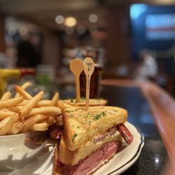 Reuben's Deli & Steakhouse - OG