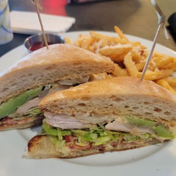 Morrison - Burbank - Spicy chicken sandwich - Gastropubs Near Me - Burbank, California Morrison - Burbank - Spicy chicken sandwich - Gastropubs Near Me - Burbank, California