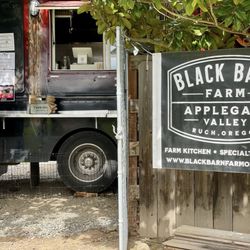 Valley View Winery - Black Barn Farms