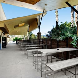 Benowa Tavern - Hang out and relax on the terrace