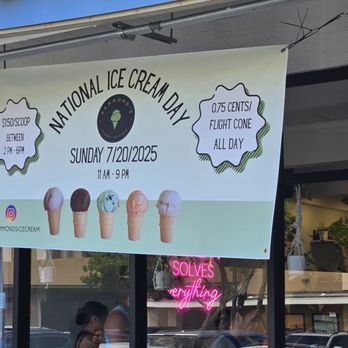 Hammond's Gourmet Ice Cream - sign - Ice Cream & Frozen Yogurt Near Me - Honolulu, Hawaii Hammond's Gourmet Ice Cream - sign - Ice Cream & Frozen Yogurt Near Me - Honolulu, Hawaii