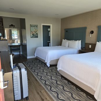 Castle Inn - Hotels Near Me - Cambria, California