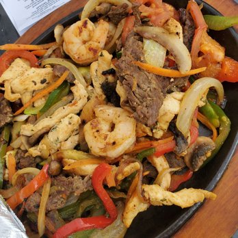 La Tonalteca - Scranton - Fajita Texas (chicken, steak and shrimp fajitas) - Mexican Near Me - Dickson City, Pennsylvania