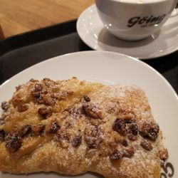 Bäckerei Göing - Walnuss Plunder, Cappuccino und Frikadellen Brötchen